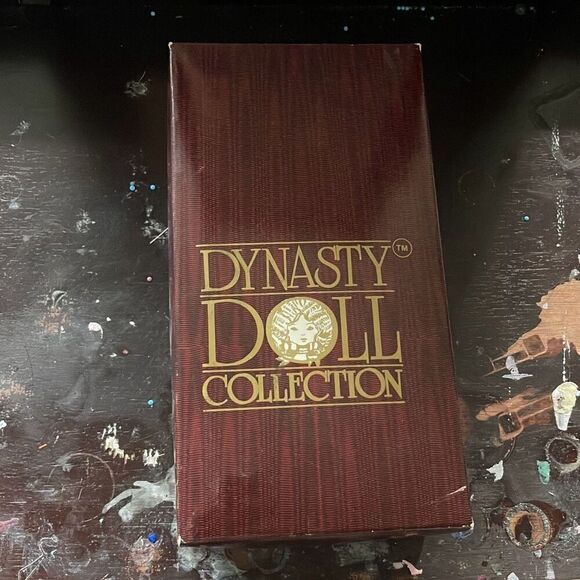 Dynasty Collection Vintage 1988 "Infant Michelle" Porcelain Doll In Original Box - Picture 3 of 5